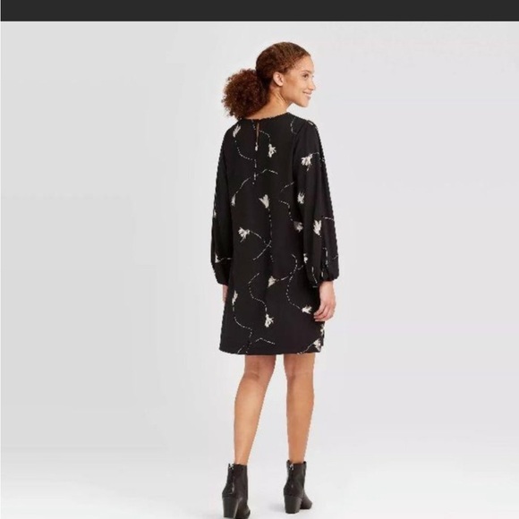 a new day | Long Sleeve Black Floral Shift Dress - Picture 3 of 3